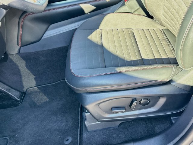 Certified 2025 Ford Explorer ST-Line w/ ST-Line Street Pack AWD/4WD image 27