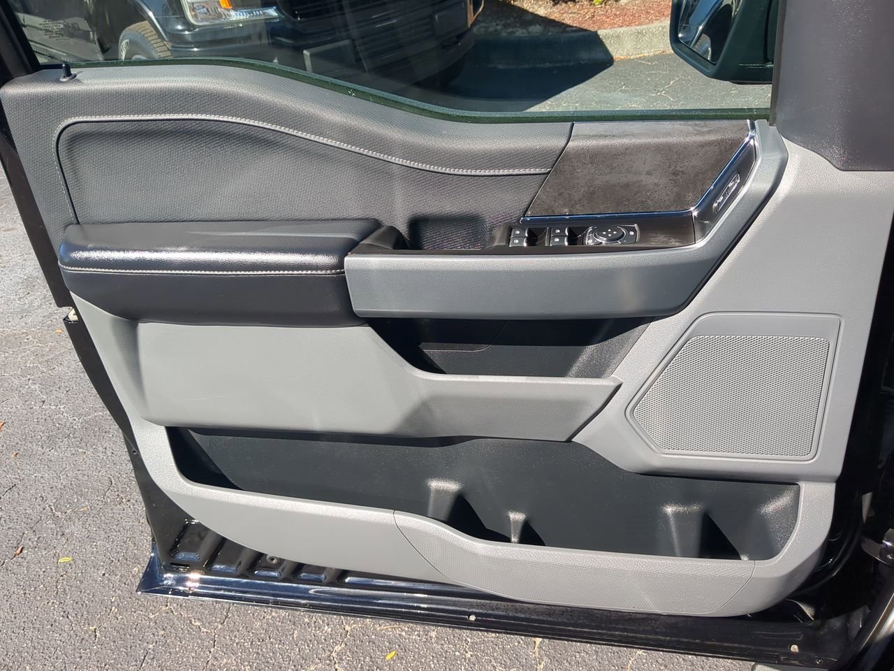 Certified 2024 Ford F150 XLT w/ Mobile Office Package image 28