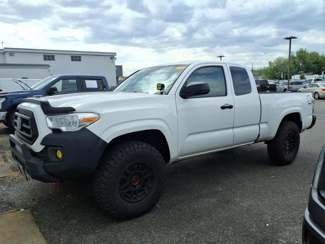 Used 2022 Toyota Tacoma SR AWD/4WD image 4