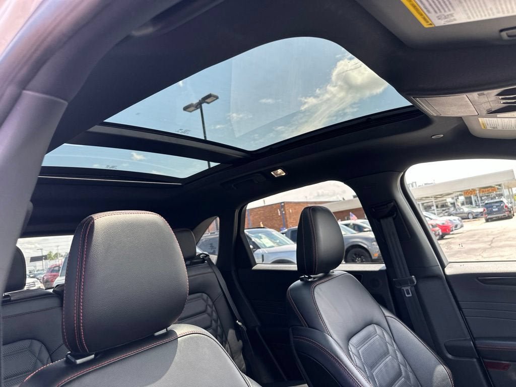 Certified 2024 Ford Escape ST-Line Elite w/ Premium Technology Package AWD/4WD image 13