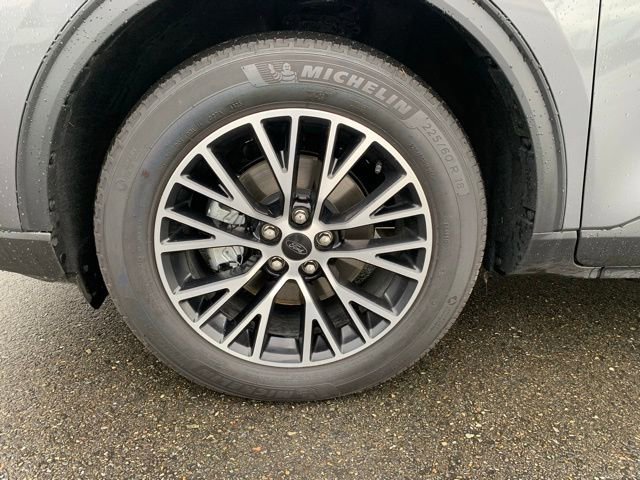 Certified 2024 Ford Escape Base image 12