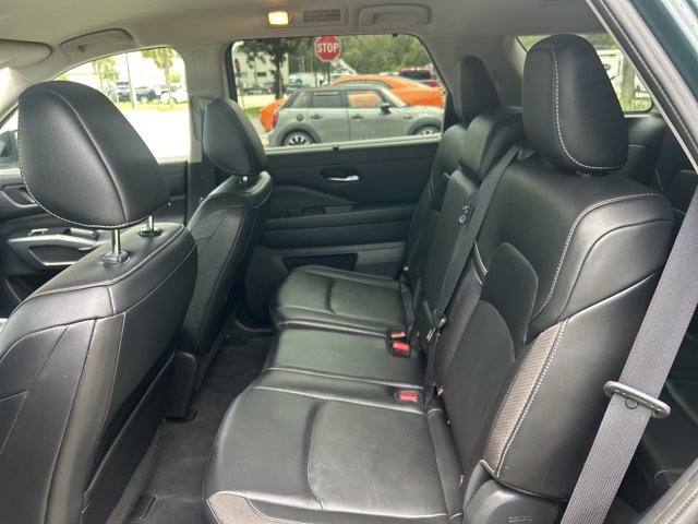 Used 2022 Nissan Pathfinder SL FWD image 17