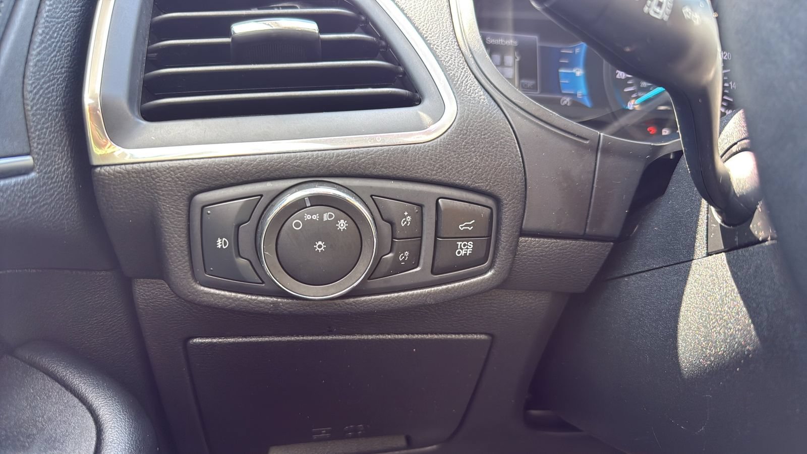Certified 2023 Ford Edge Titanium AWD/4WD image 17
