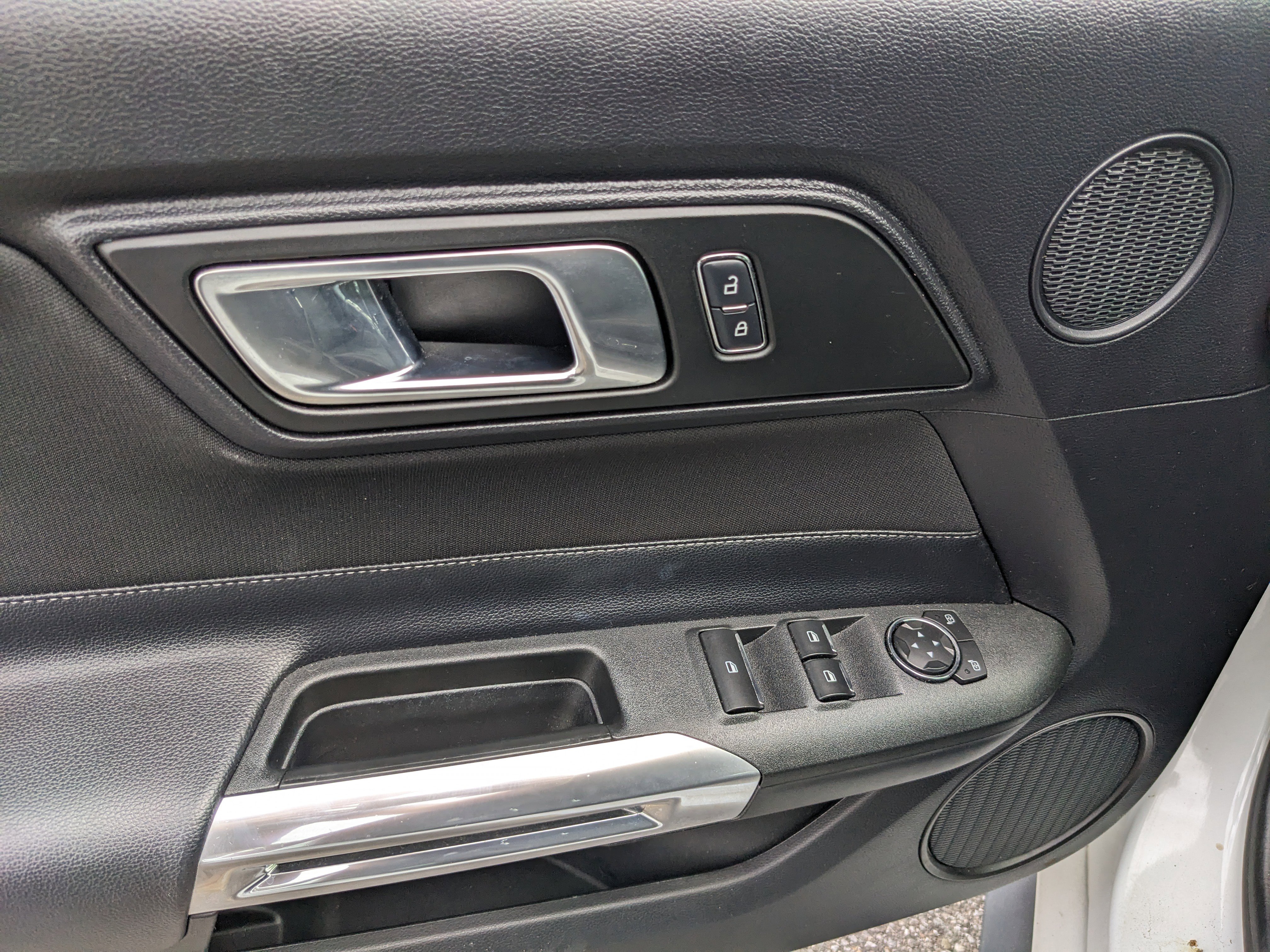 Certified 2018 Ford Mustang Convertible w/ Equipment Group 101A image 19