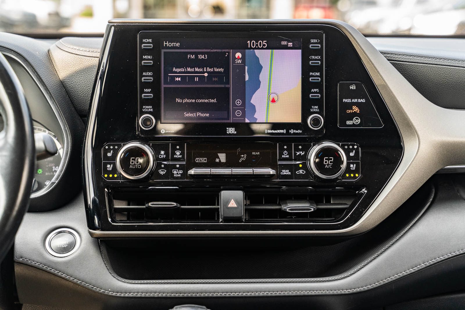 Used 2020 Toyota Highlander Limited FWD image 30
