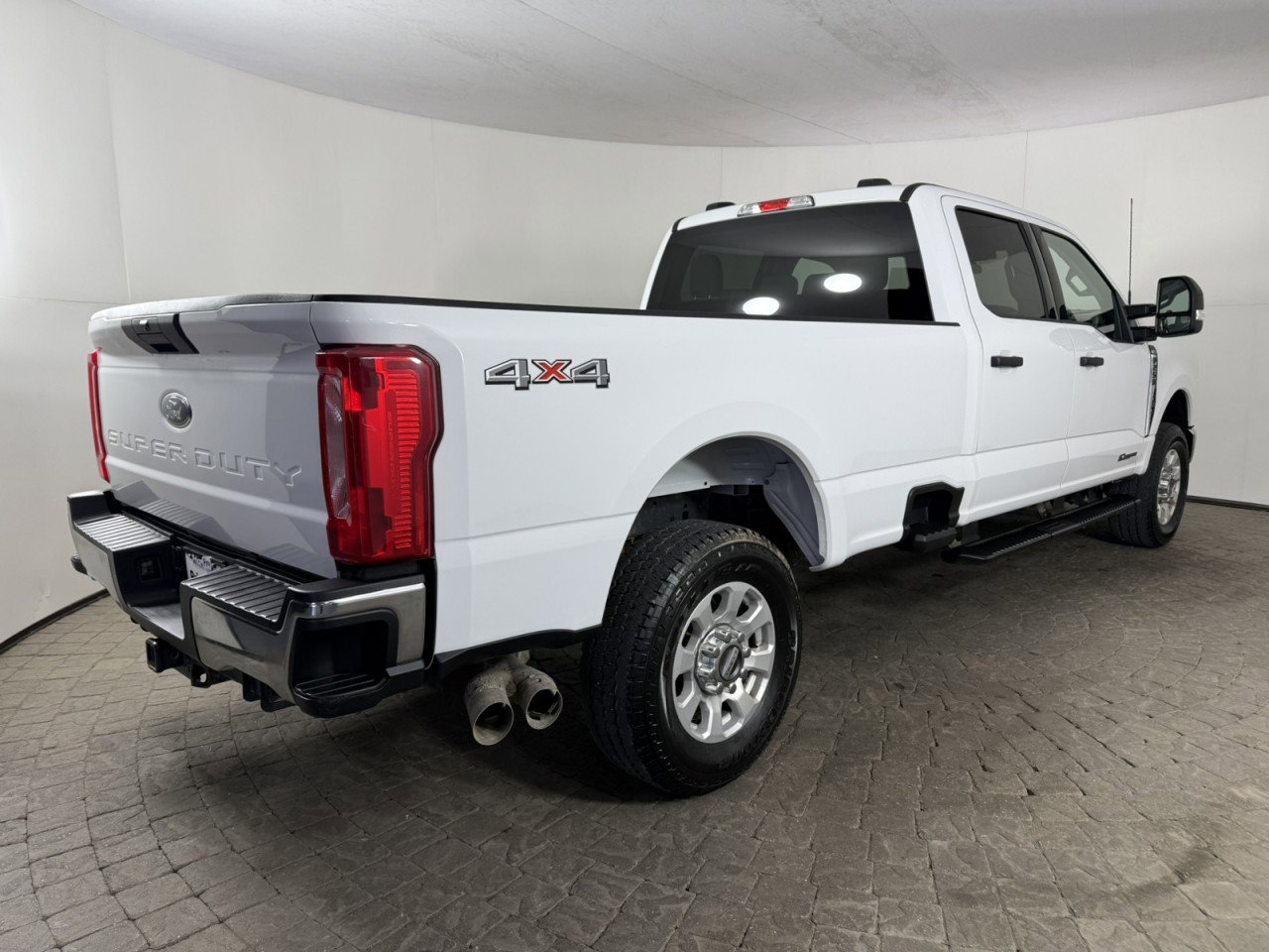 Certified 2024 Ford F250 XLT AWD/4WD image 9