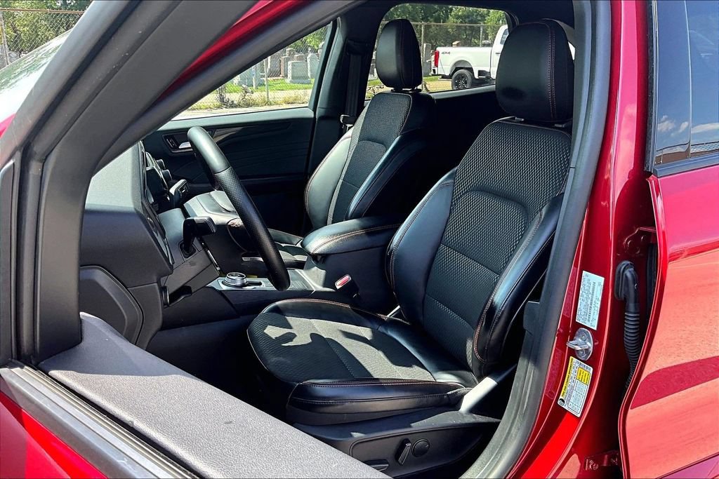 Certified 2024 Ford Escape ST-Line AWD/4WD image 24