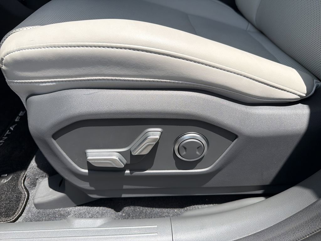 Used 2025 Hyundai Santa Fe SEL FWD image 20