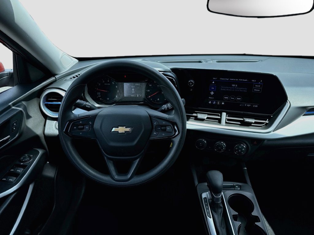 Used 2024 Chevrolet Trax LS w/ LS Convenience Package FWD image 21