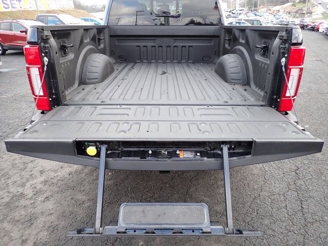 Certified 2022 Ford F350 Platinum w/ FX4 Off-Road Package AWD/4WD image 7