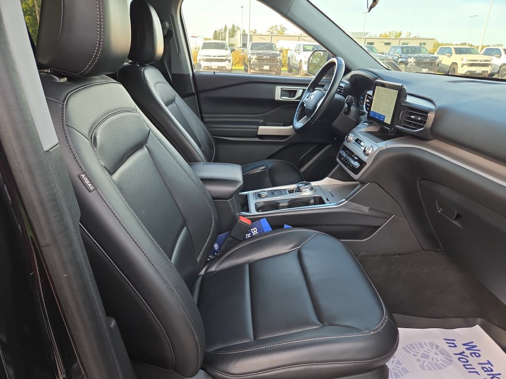 Certified 2023 Ford Explorer XLT w/ Equipment Group 202A AWD/4WD image 20
