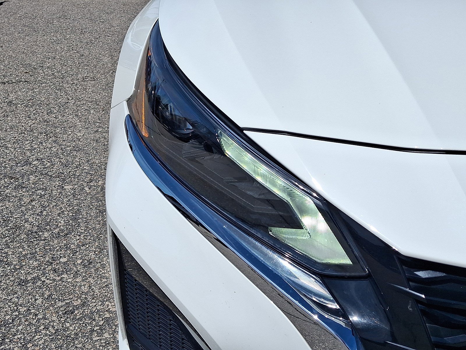 Used 2025 Nissan Altima 2.5 SV FWD image 8