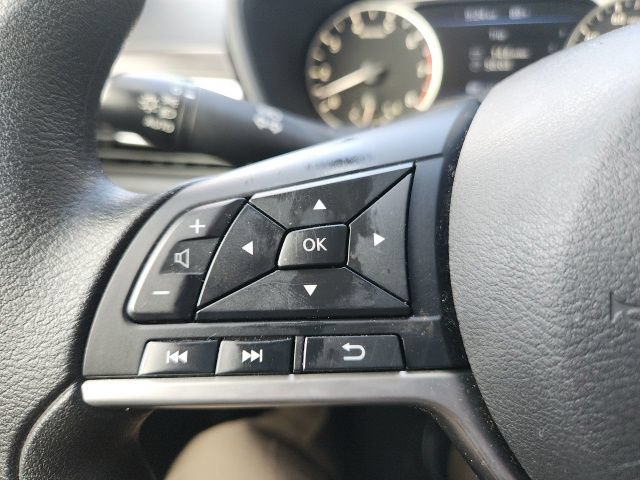 Used 2025 Nissan Altima 2.5 SV FWD image 30