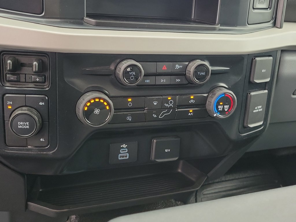 Certified 2025 Ford F350 XLT AWD/4WD image 28