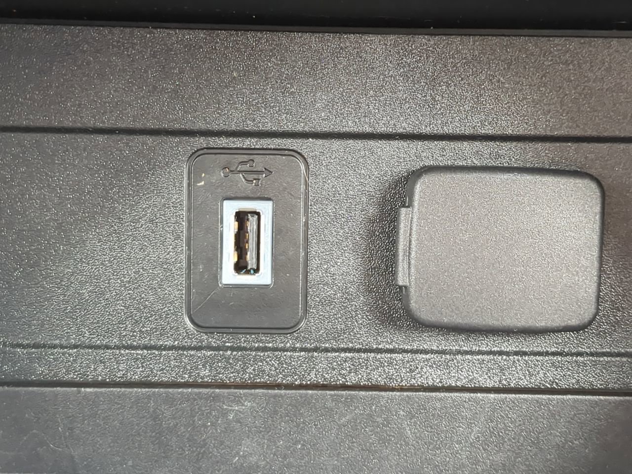 Certified 2017 Ford Escape Titanium FWD image 21
