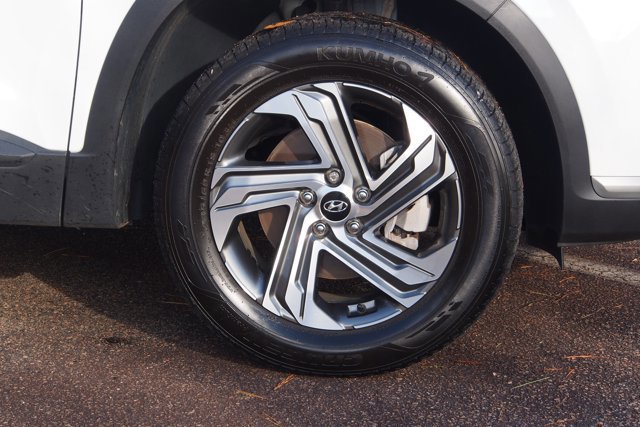 Used 2023 Hyundai Santa Fe SEL image 9