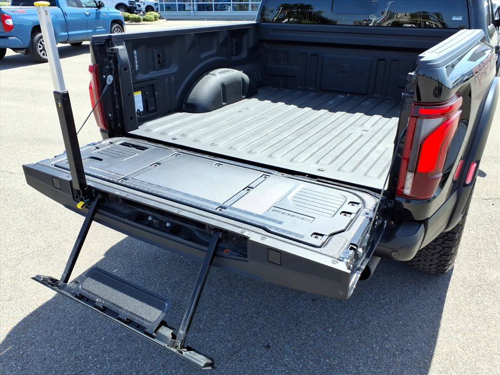 Certified 2025 Ford F150 Raptor AWD/4WD image 6