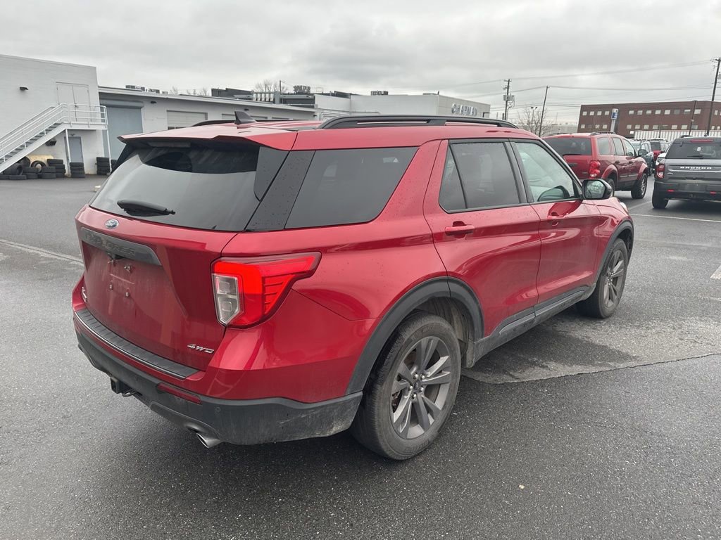 Certified 2022 Ford Explorer XLT w/ Equipment Group 202A image 7