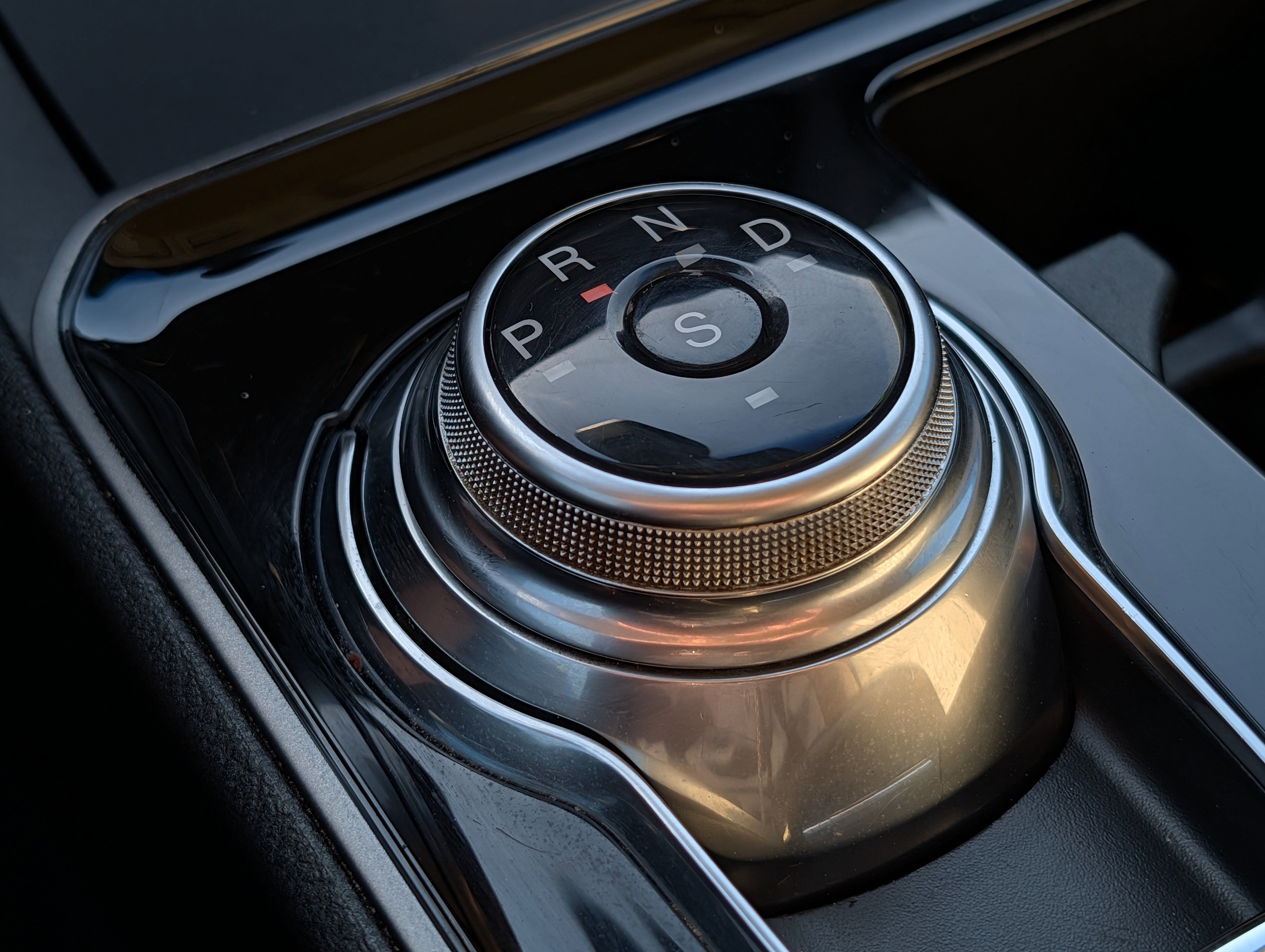 Certified 2020 Ford Edge SE image 30