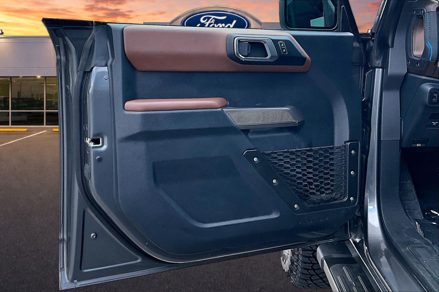 Certified 2023 Ford Bronco Outer Banks w/ Sasquatch Package AWD/4WD image 23