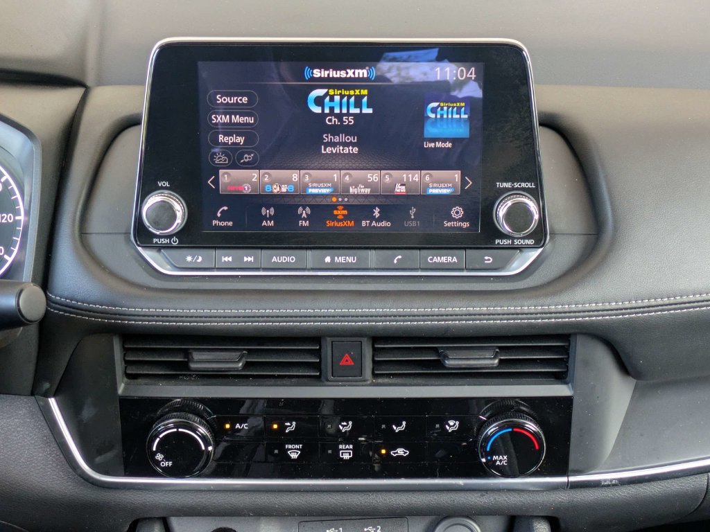 Used 2025 Nissan Rogue S AWD/4WD image 18