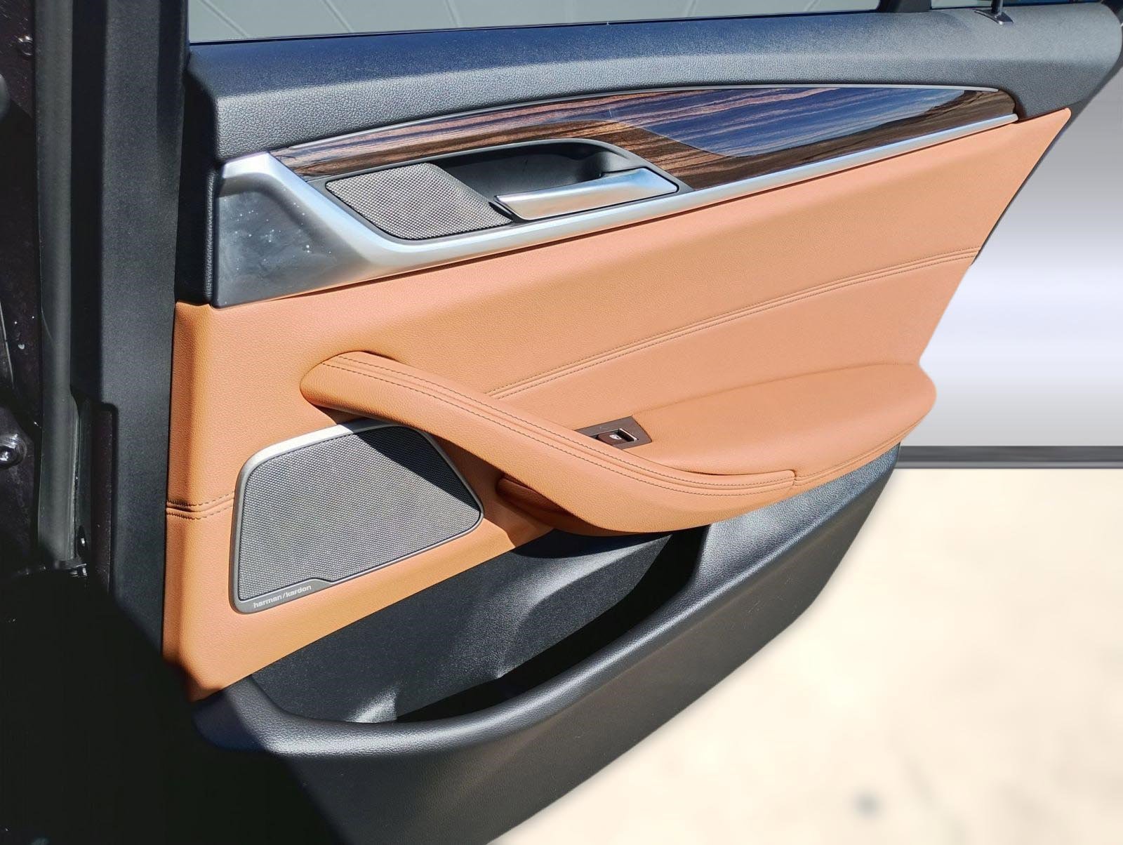 Used 2023 BMW 530i 530i w/ M Sport Package image 24