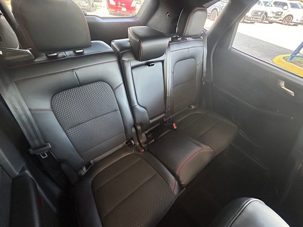 Certified 2025 Ford Escape ST-Line w/ Equipment Group 301A image 31