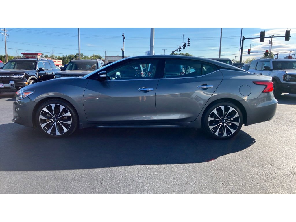 Used 2018 Nissan Maxima SR image 2