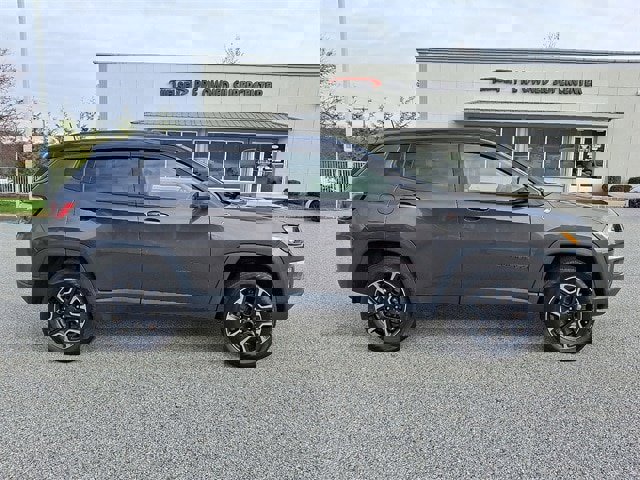 Used 2019 Jeep Compass Trailhawk w/ Cold Weather Group image 18