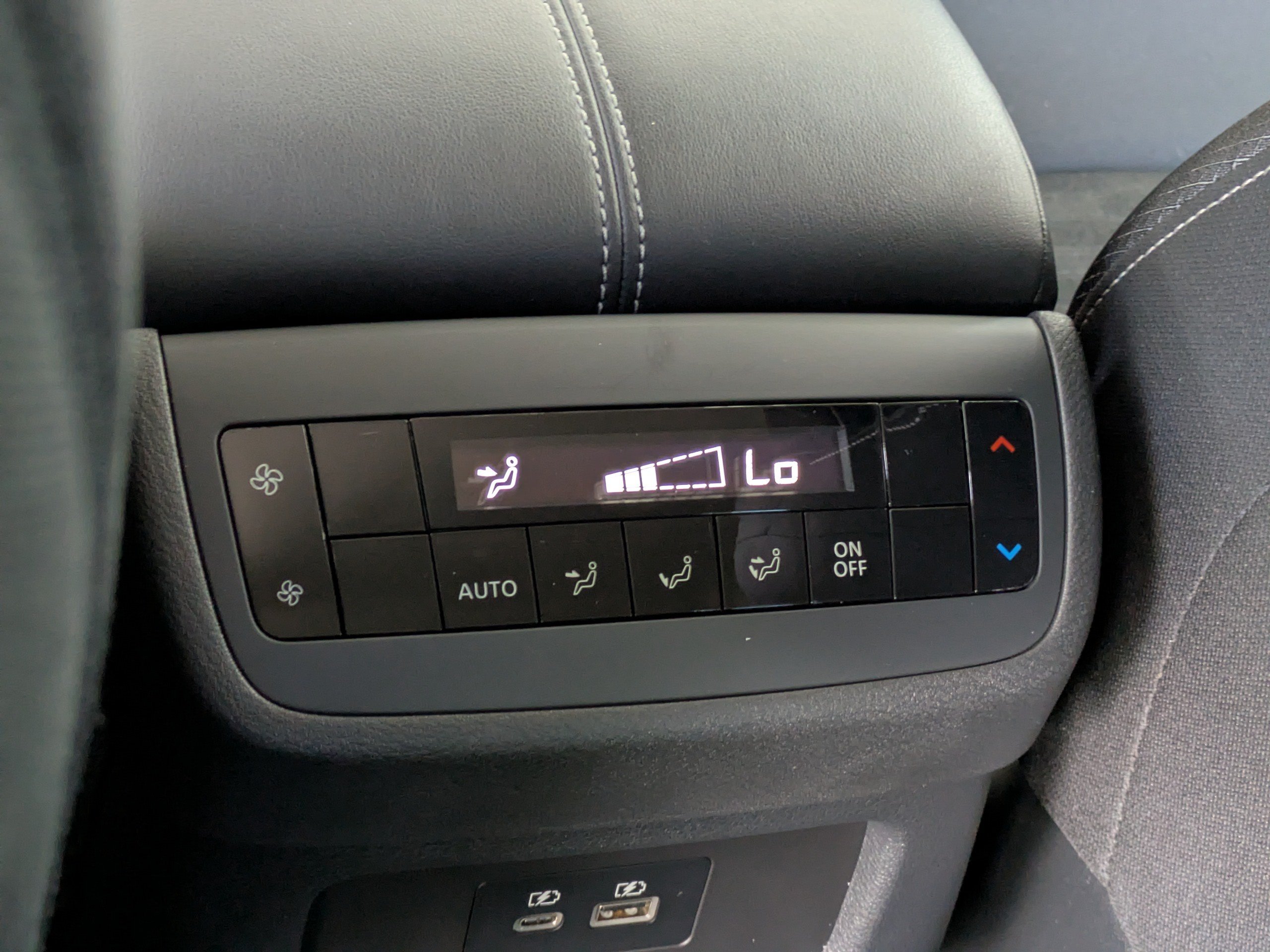 Used 2025 Nissan Pathfinder SV AWD/4WD image 22