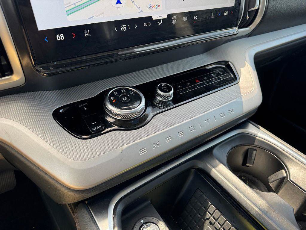 Certified 2025 Ford Expedition Active AWD/4WD image 24