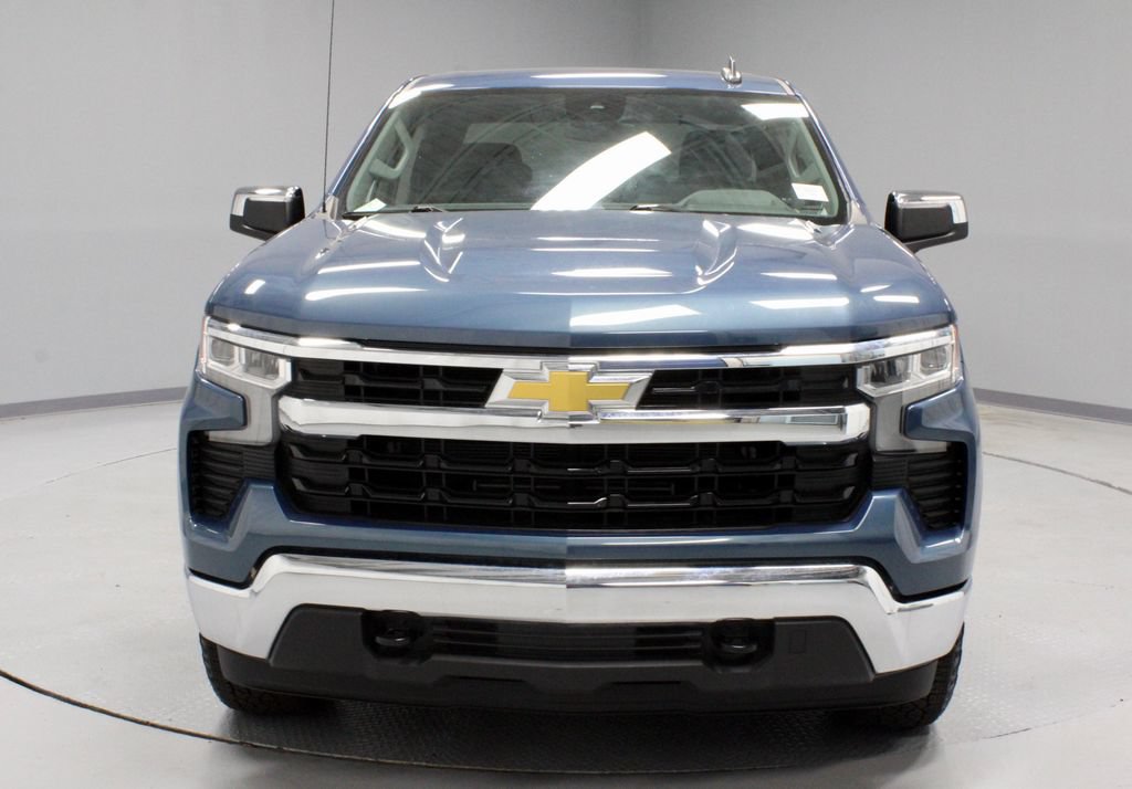 Used 2024 Chevrolet Silverado 1500 LT AWD/4WD image 5