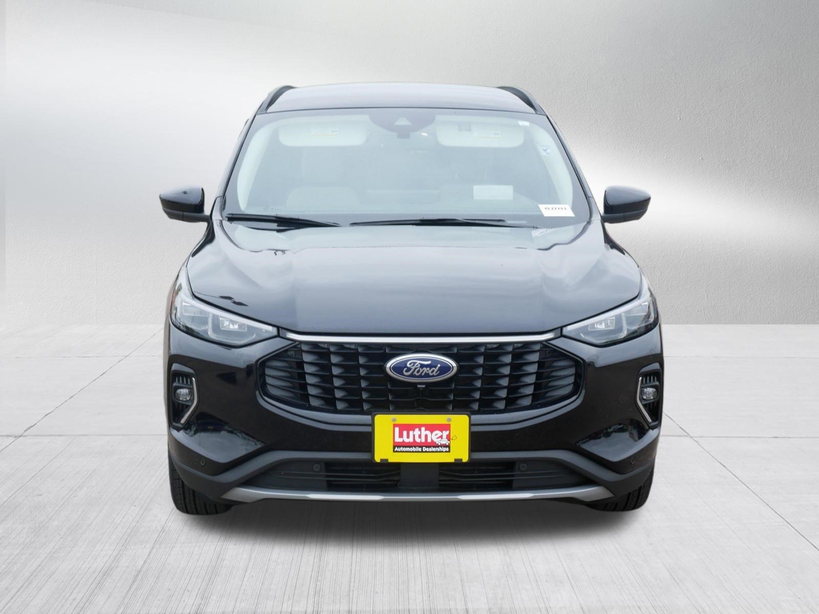 Certified 2023 Ford Escape Platinum w/ Premium Technology Package AWD/4WD image 2