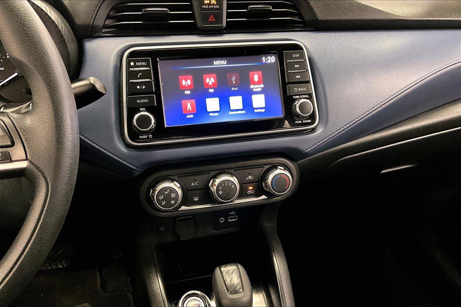 Used 2023 Nissan Versa SV image 6