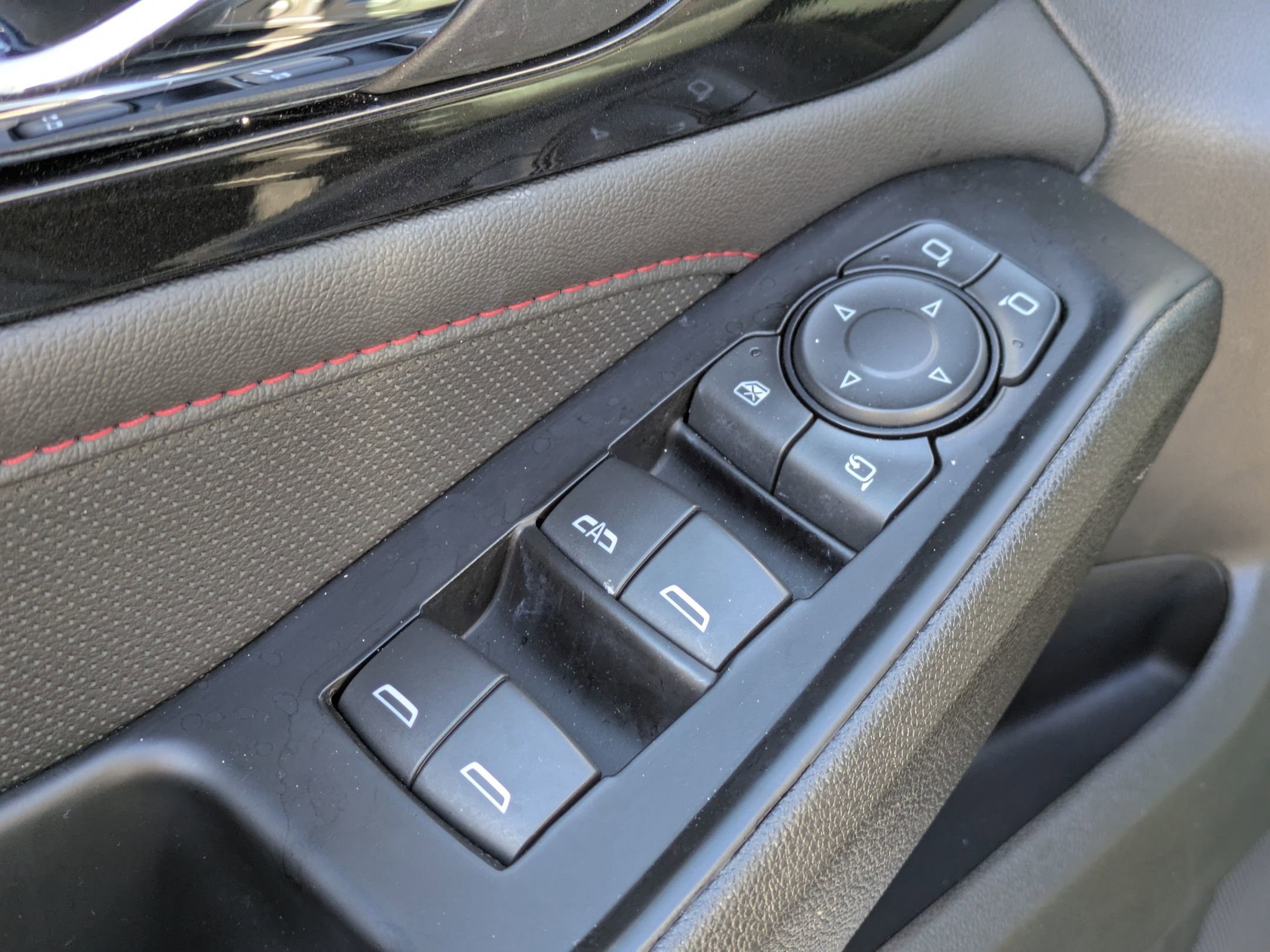 Used 2023 Chevrolet Traverse RS image 11