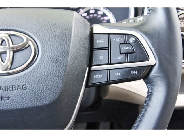 Used 2023 Toyota Highlander XLE FWD image 20