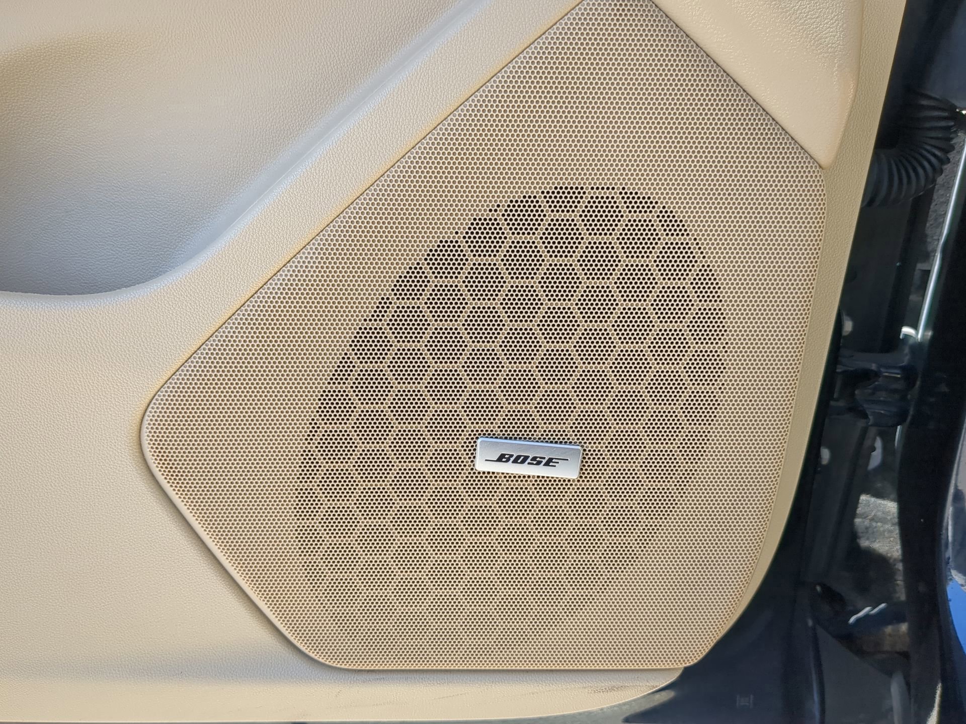 Used 2017 Cadillac XT5 Luxury w/ Driver Awareness Package image 42