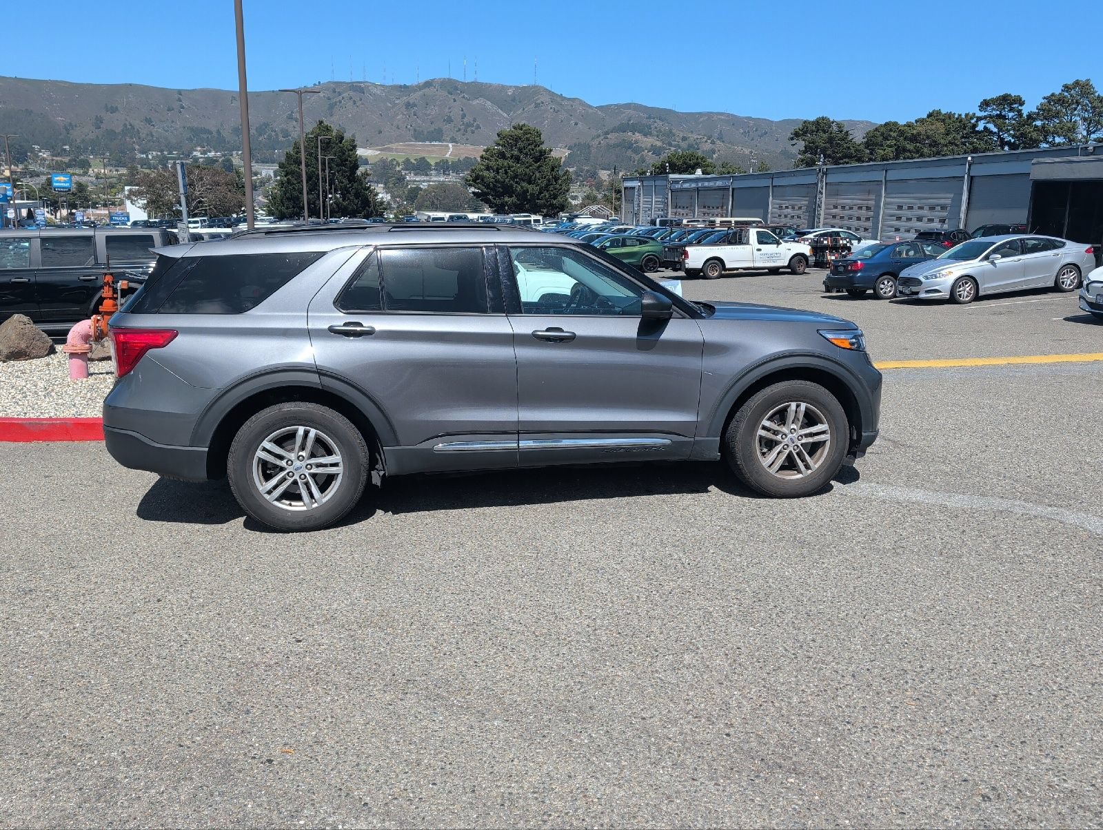 Certified 2023 Ford Explorer XLT w/ Equipment Group 202A RWD image 10