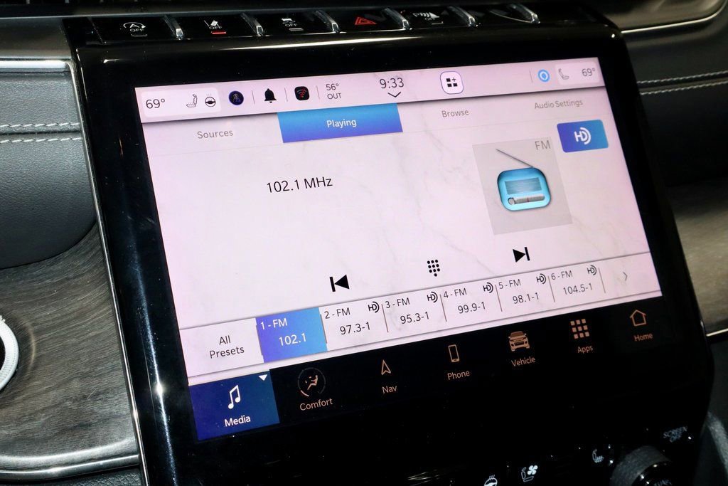 Used 2023 Jeep Grand Cherokee Overland image 10