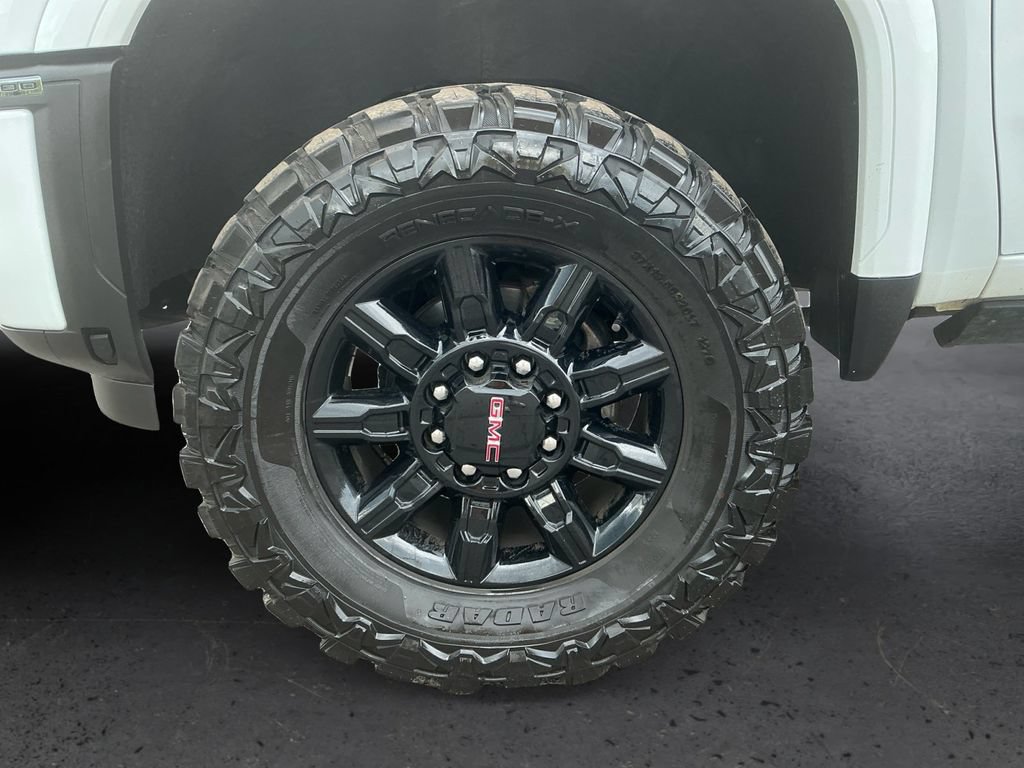 Used 2024 GMC Sierra 2500 AT4 w/ AT4 Premium Plus Package AWD/4WD image 13