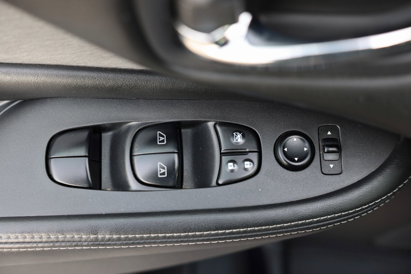 Used 2019 Nissan Murano S image 16