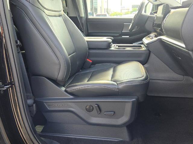 Certified 2025 Ford Expedition Platinum w/ Driver's Package AWD/4WD image 6