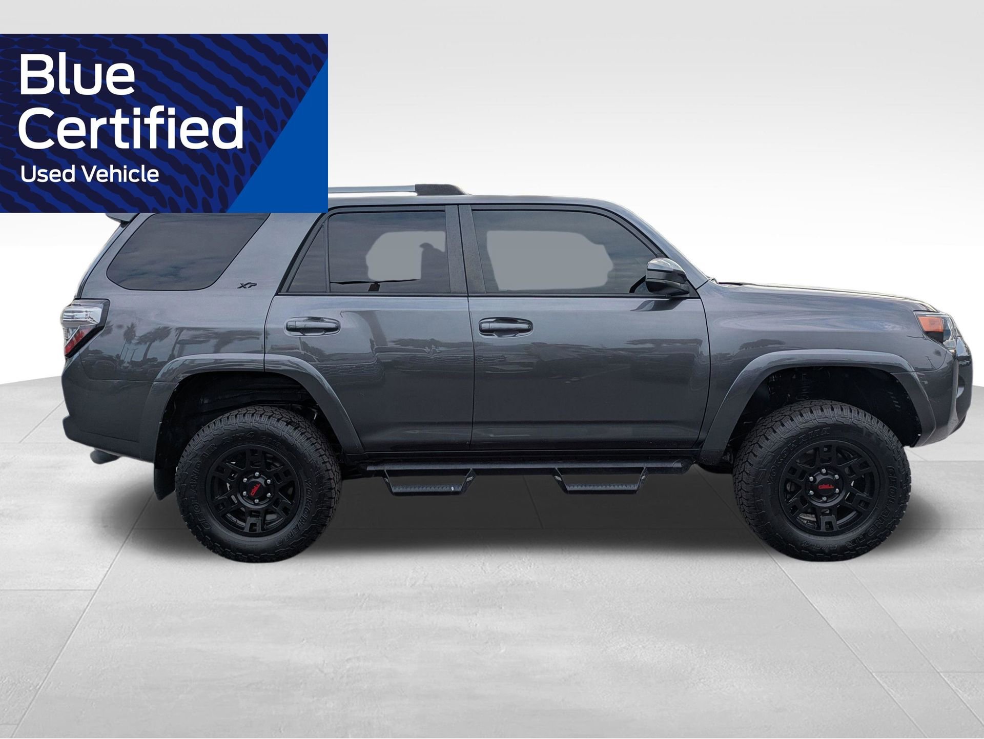 Used 2020 Toyota 4Runner SR5 AWD/4WD image 3