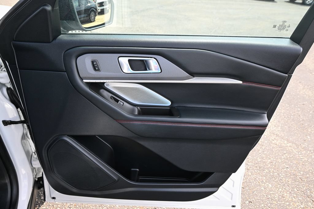 Certified 2025 Ford Explorer ST AWD/4WD image 28