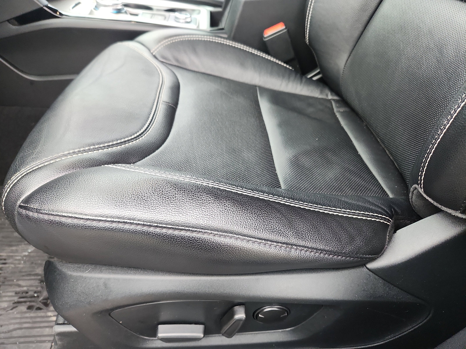 Certified 2023 Ford Explorer ST w/ Equipment Group 401A image 23