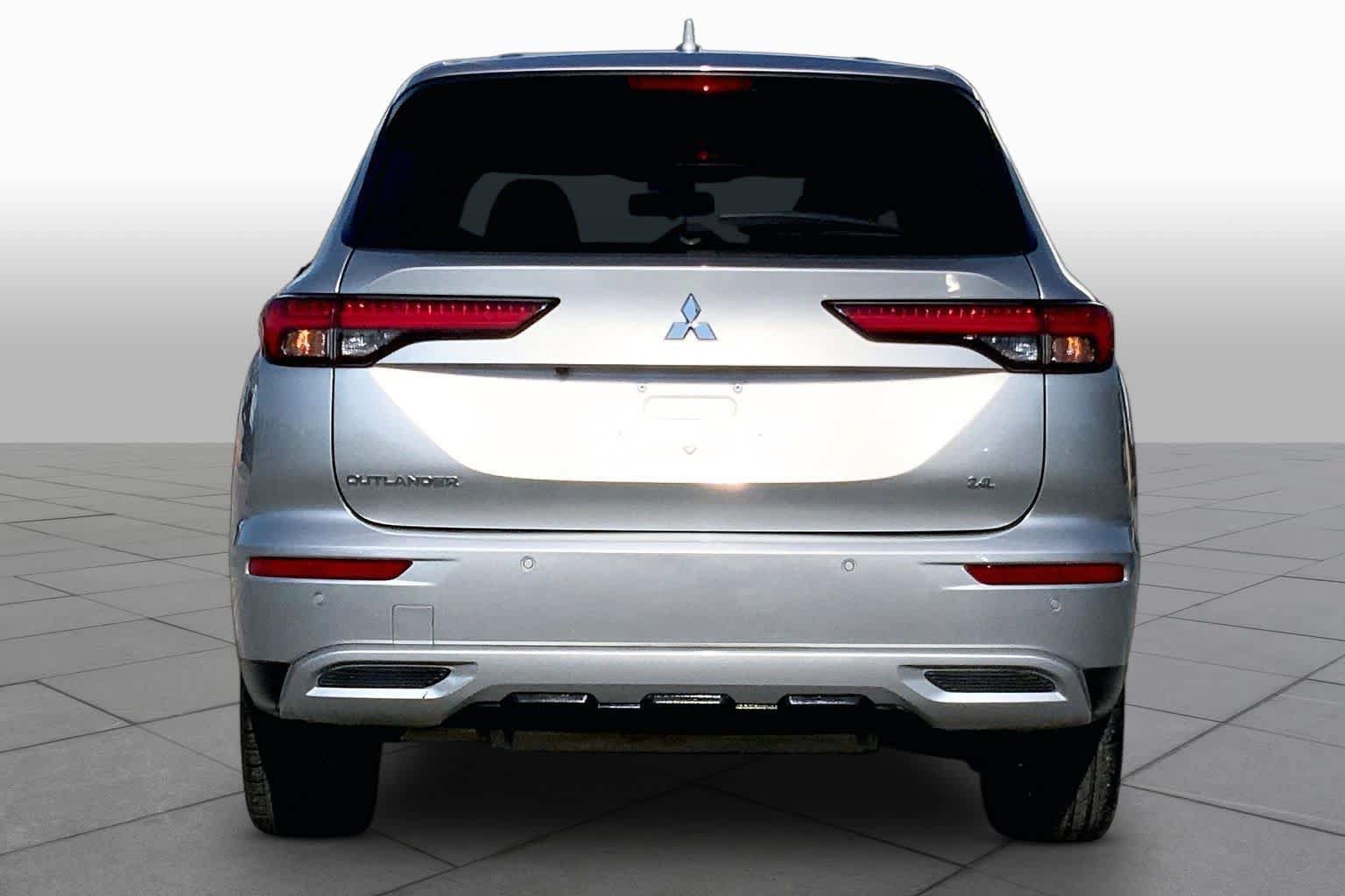 Used 2022 Mitsubishi Outlander SE FWD image 5
