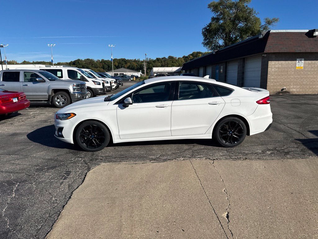 Certified 2019 Ford Fusion SE FWD image 4