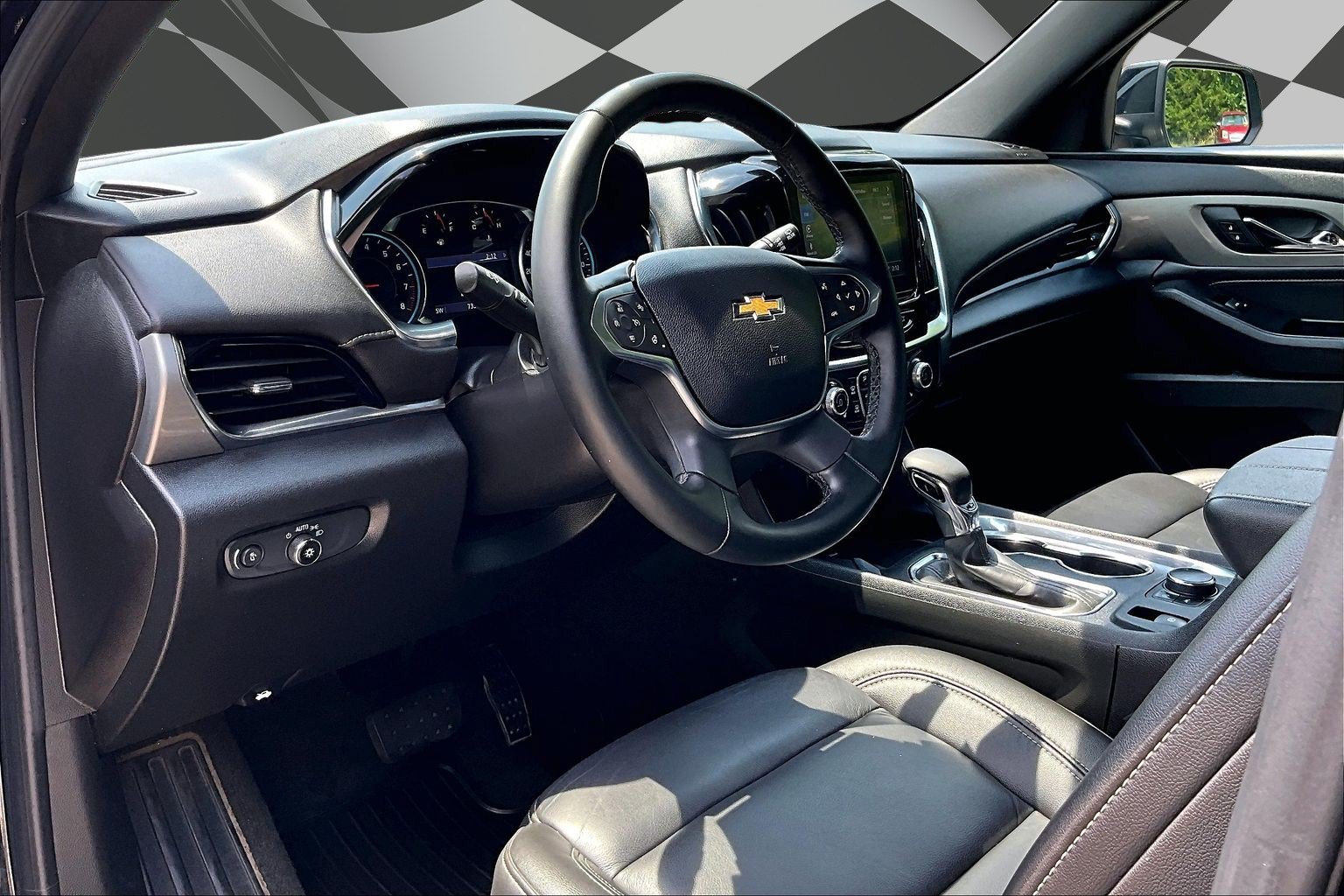 Used 2023 Chevrolet Traverse LT AWD/4WD image 13