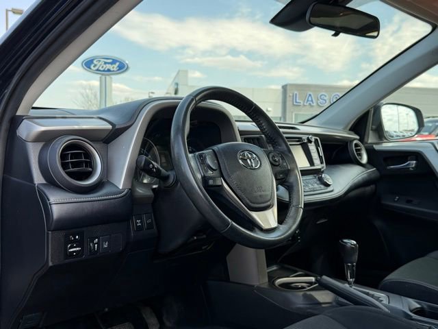 Used 2017 Toyota RAV4 XLE AWD/4WD image 25