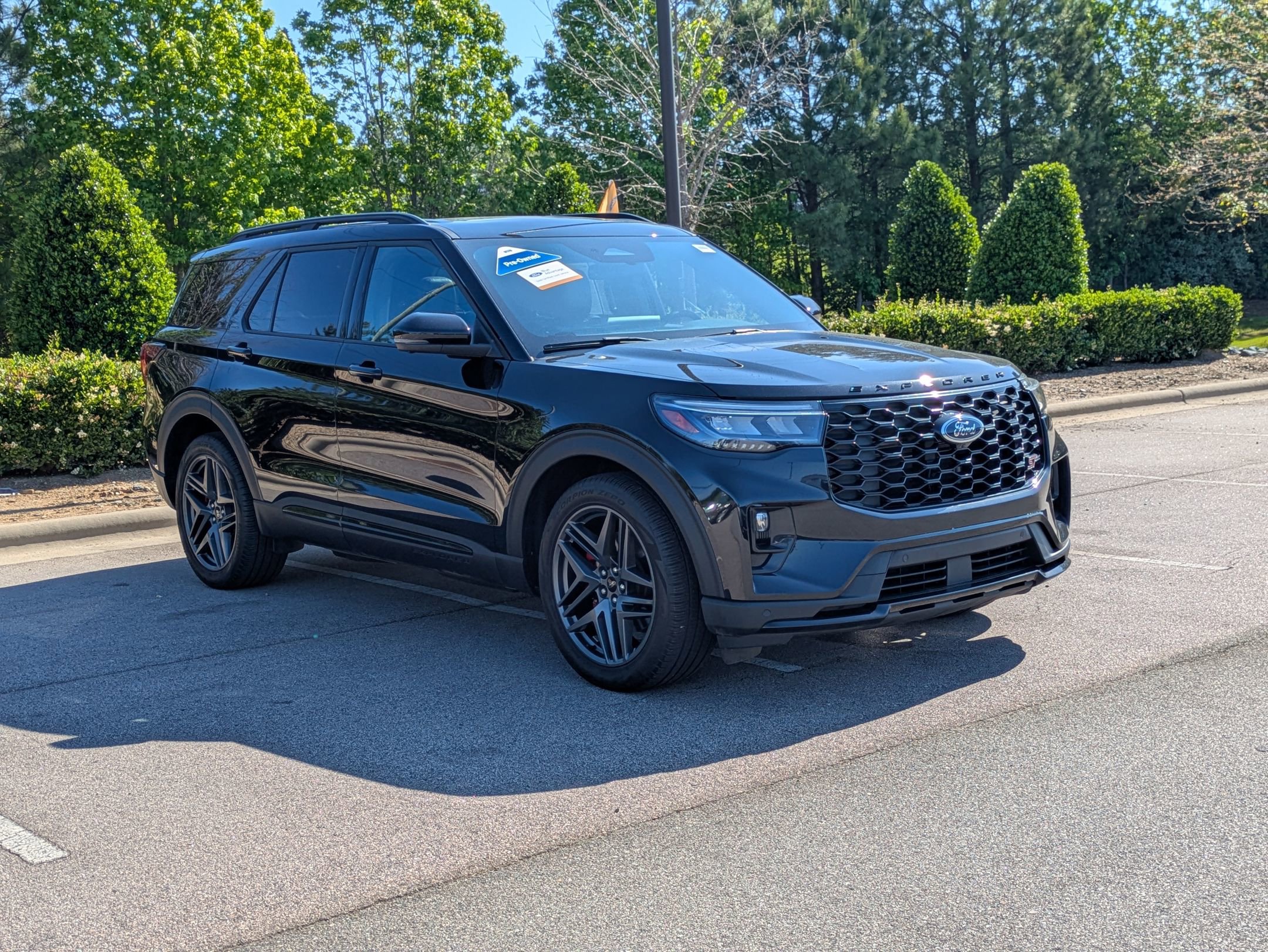 Certified 2025 Ford Explorer ST AWD/4WD image 2